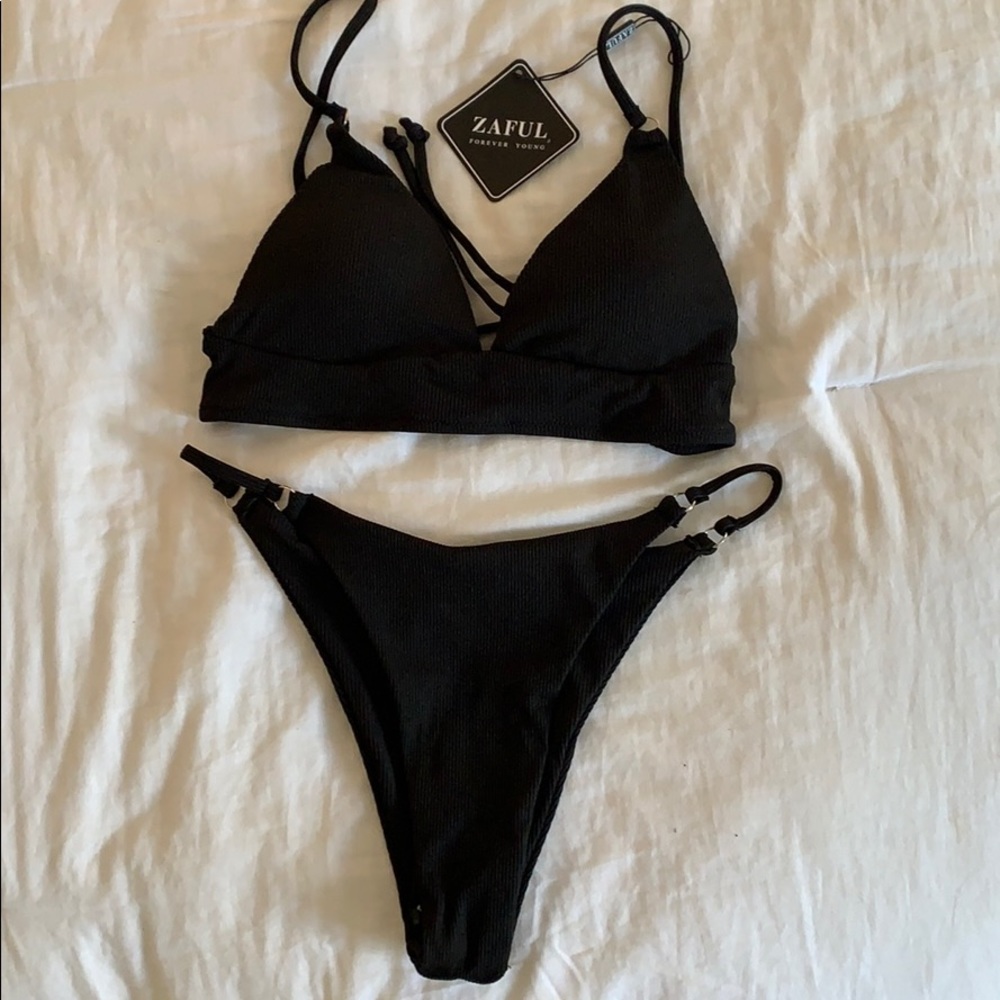 Black bikini